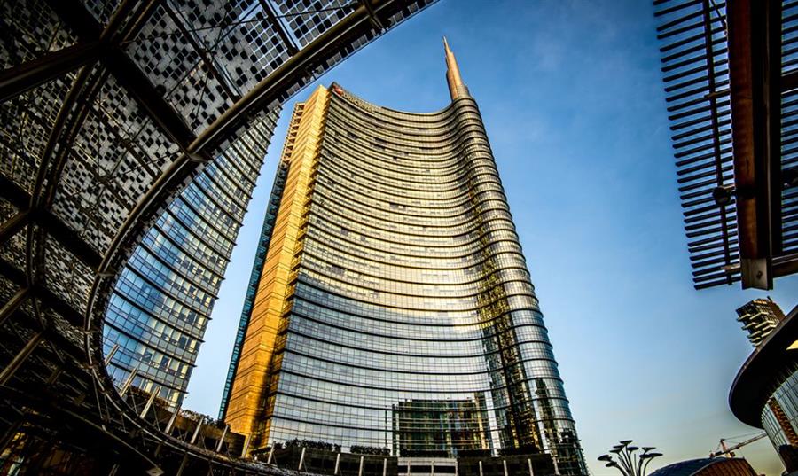 Unicredit Tower 1030X615